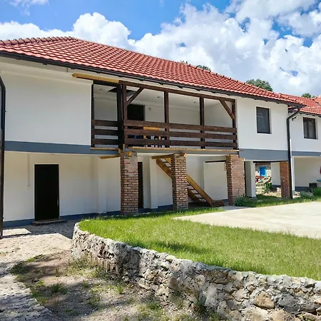 Turisticko Domacinstvo Tronoski Vajati *