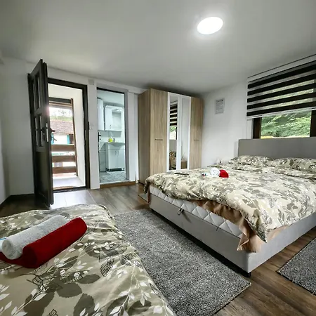 Turisticko Domacinstvo Tronoski Vajati Panzió *