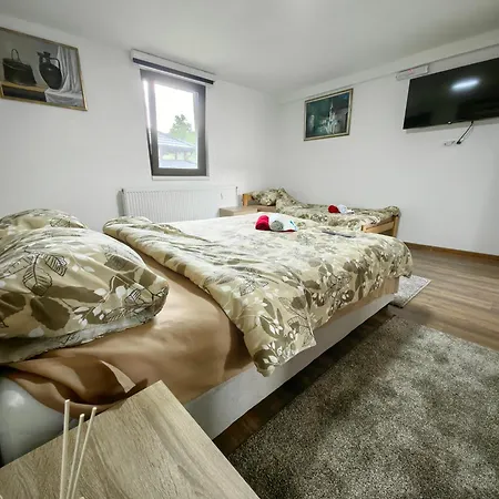 Turisticko Domacinstvo Tronoski Vajati Panzió