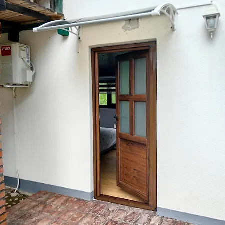 Turisticko Domacinstvo Tronoski Vajati