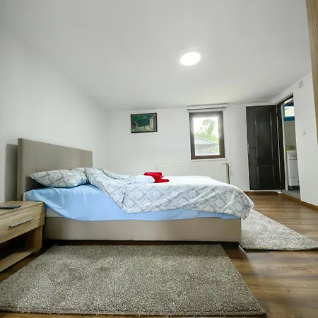 Turisticko Domacinstvo Tronoski Vajati Panzió *