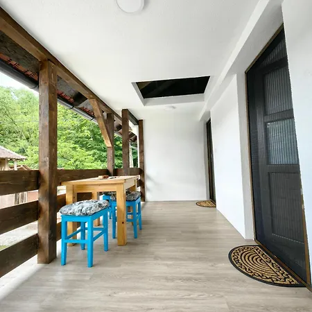 Turisticko Domacinstvo Tronoski Vajati